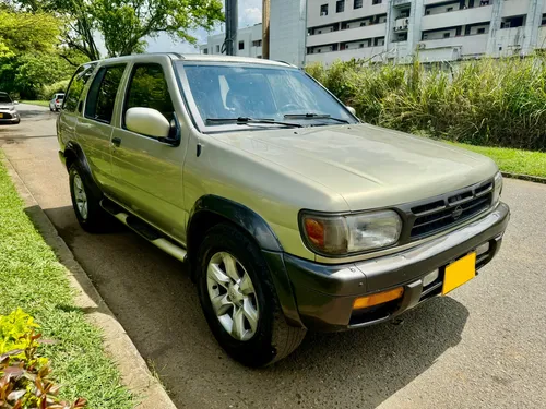 Nissan Pathfinder 3.3 R50 Std