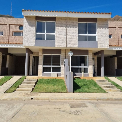 Town House San Diego Valencia Con Financiamiento De 6 Meses La Esmeralda Conjunto Residencial Cumbres La Esmeralda