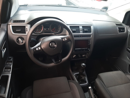 Imagem 6 de 9 de Volkswagen Fox 2018 1.6 Connect Total Flex 5p