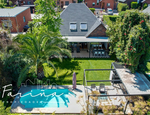Casa En Venta De 4 Dorm. En Peñalolén