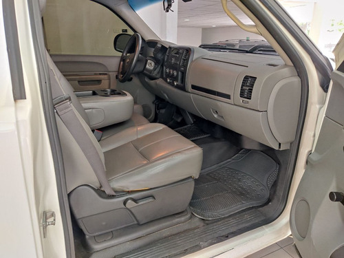 Imagen 11 de 14 de Chevrolet Silverado Ls 2013