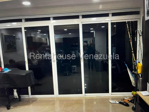 Cs Se Vende Townhouse Dúplex En Puerto Encantado/ Higuerote/ 25-22795