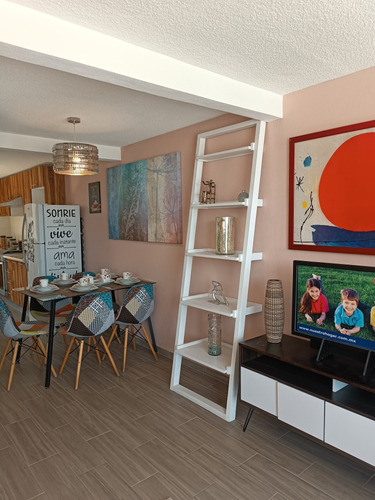 Casa Y Deptos De 2 A 3 Recámaras, Portón Seguridad, Etc.