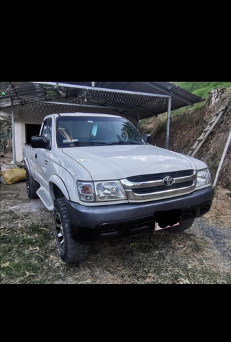 Imagen 1 de 4 de Toyota Hilux 2.8