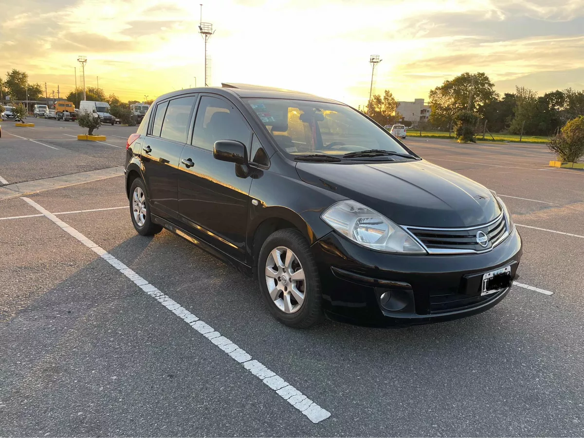 Nissan Tiida 1.8 Acenta