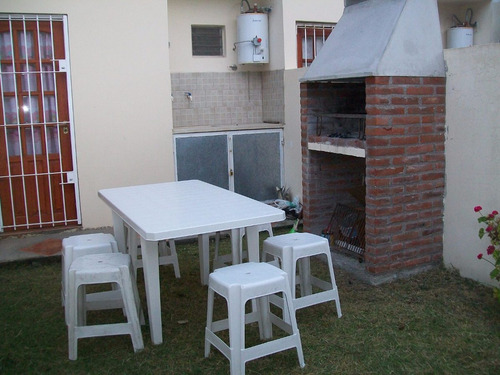 Imagen 5 de 10 de Triplex Al Fondo A 2 Del Mar Garage Techado Calle 2 N° 5657