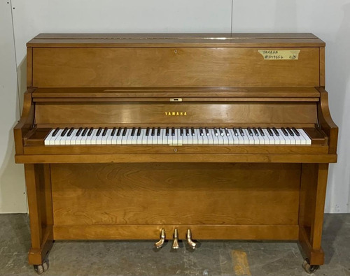 Piano Yamaha (224)
