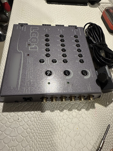 Lcq-1 Audiocontrol Convertidor Hi-low 6 Canales Cross Y Eq. Gris Oscuro (Usado)