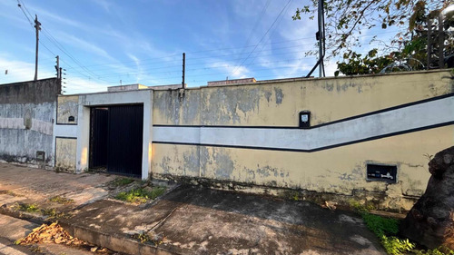 Casa, 3 Quartos, Sendo 1 Suite. Garagem 2 Carros Ou Mais