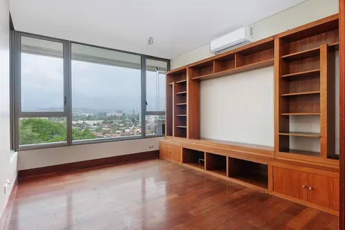Vende Penthouse Vista Despejada Al Oriente