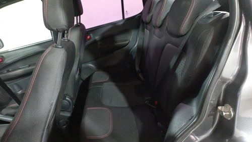 Fiat Uno 1.4 SPORTING PANTALLA