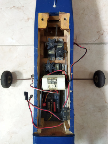 Falcón Easy Sport 1:10 Avión Rc Color Azul (Usado)