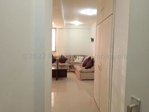 Imagen 2 de 18 de Lindo, Cómodo Y Acogedor Apartamento Ubicado Al Este De La Ciudad 04120656408 Mls 23-9094
