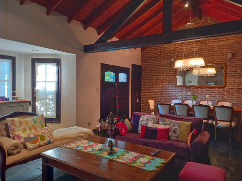 Venta Casa 5 Ambientes Con Jardin Y Pileta En Castelar Cod5970