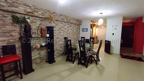 Apartamento En Venta Piso Bajo Baños Remodelados Ubicado En El Centro De Maracay Acceso A Las Principales Vías 25-16806 Miriam