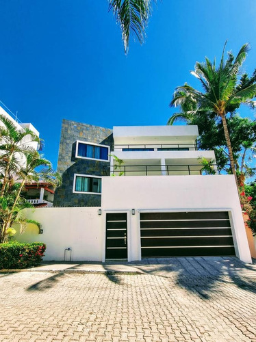 Imagen 3 de 30 de Casa En Venta En Bucerias A Pasos De La Playa