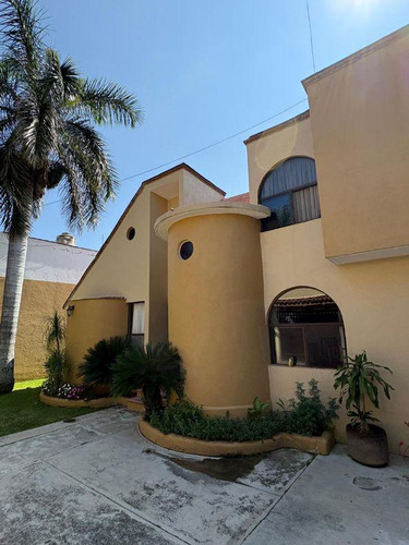 Casa Sola En Lomas De Atzingo, Cuernavaca, Morelos - Iti-2048-cs*
