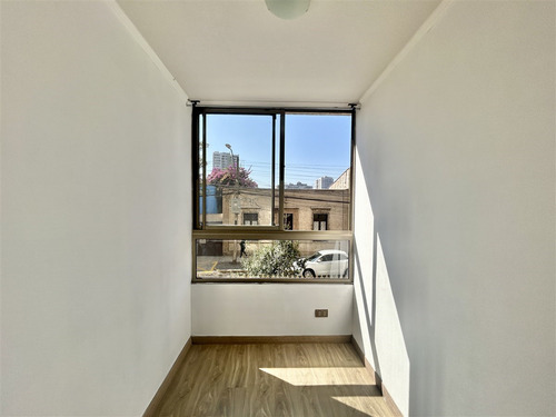 Departamento En Venta De 2 Dorm. En Independencia