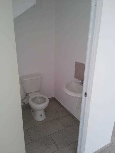 Casa De 2 Plantas Ideal Para Crédito Infonavit