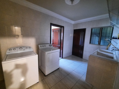Se Renta Apartamento Amueblado 3 Habitaciones En La Av. Anacaona