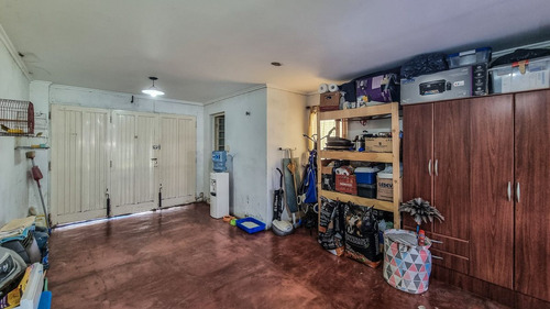 Casa 3 Ambientes Venta Lobos Con Jardin Y Quincho