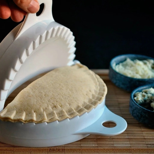 Molde Empanada 18cm Moldes Para Hacer Empanadas Color Blanco