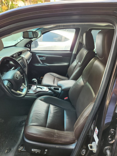 Toyota SW4 2.8 Tdi Srx 7l 4x4 Aut. 5p
