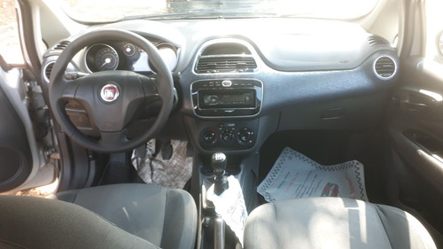 Imagem 8 de 12 de Fiat Punto Attractive 1.4