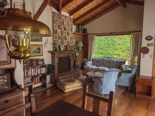 Imagen 2 de 15 de Alquiler Temporario Casa Rústica En Bariloche Cerca De La Playa Y Del Centro De Esquí Cerro Catedral. Bed & Breakfast Exclusivo Para Esquiadores.