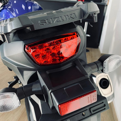 Imagen 17 de 25 de Suzuki V Strom 650 Xt - Touring 650 - Toma De Permutas - 999