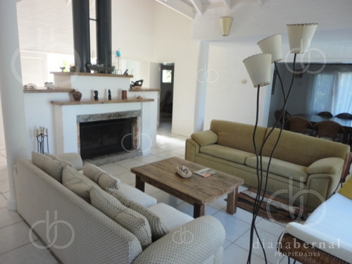 Punta Del Este, Rincon Del Indio, Brava, 3 Dormitorios Y Piscina.- Ref: 41119