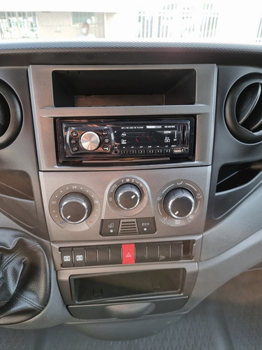 Imagem 12 de 15 de Iveco Daily 35s14 2018 Baú Ar Condicionado