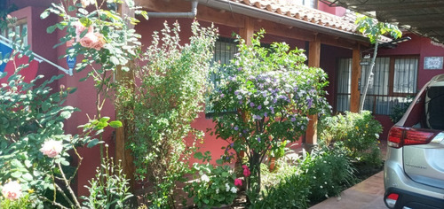 Amplia Casa Con Excelente Ubicación