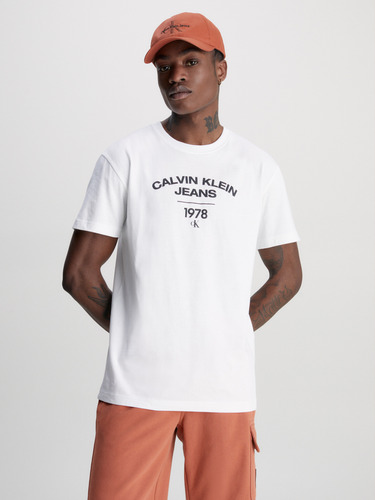 Polera Varsity Curve Blanco Calvin Klein