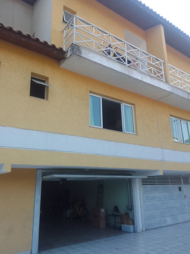 Excelente Sobrado Com Três Quartos,três Banheiros Uma Suite