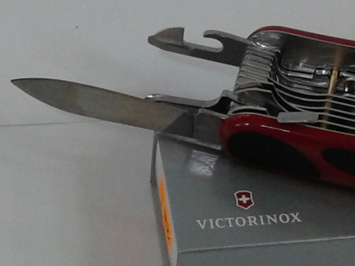 Evolution Grip S54 Victorinox 2.5393.sc Color Rojo/negro