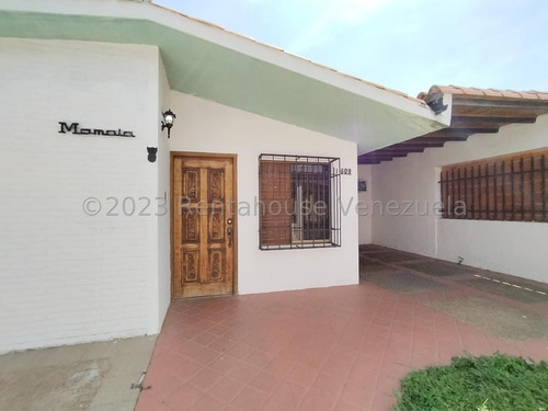 Casa En Venta Urbanización Chucho Briceño Cabudare Lara (24-9408) // Invierta Seguro Con Rentahouse//