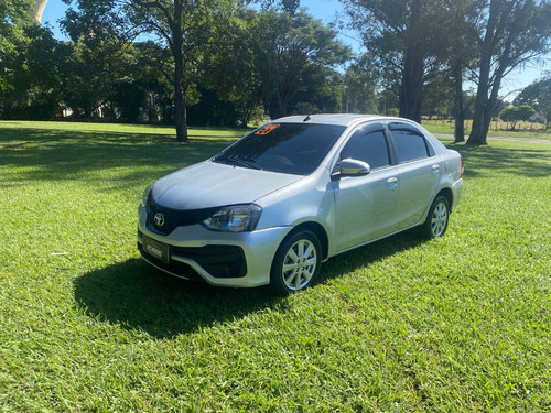 Toyota Etios Sedán 1.5 16V 4P FLEX X PLUS AUTOMÁTICO