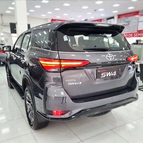 Toyota Hilux SW4 2.8 D-4D TURBO DIESEL DIAMOND 7L 4X4 AUTOMÁTICO