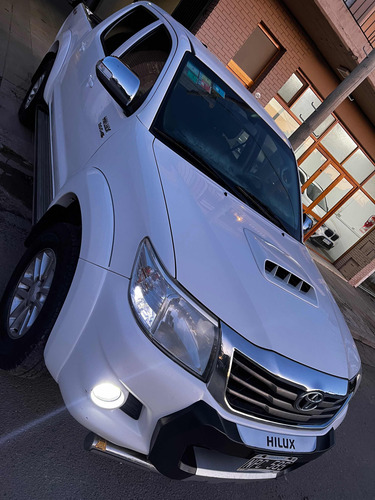 Toyota Hilux 3.0 Cd Srv Cuero 171cv 4x4 5at
