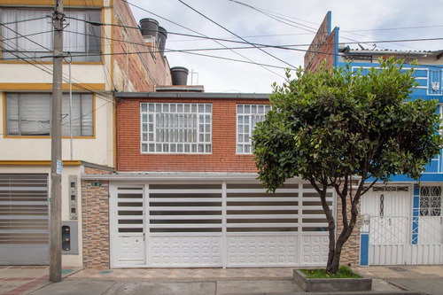 Hermosa Casa En Santa Rita Bogotá 