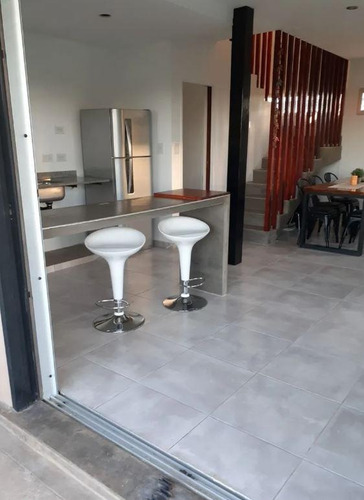 Casa Venta 2 Dormitorios 2 Baños 1 Cochera 250 Mts 2 Totales - Manuel B Gonnet