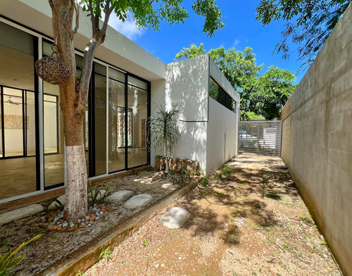 Casa En Venta En Quintas Baspul De 1 Planta Y 2 Recámaras | A 20 Min De Mérida