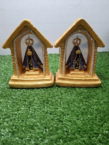Nossa Senhora Aparecida E Araras,feito Em Gesso E Madeira.