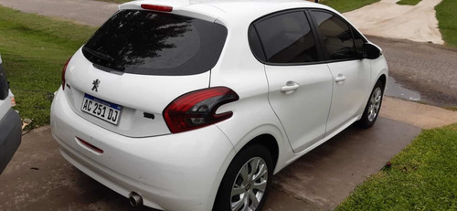 Peugeot 208 1.6 Active 2018