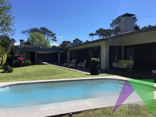 Venta Casa En Punta Del Este A 500 Mts Del Mar- Ref: 29914