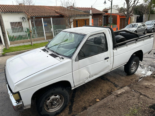 Nissan Pick Up Cabina Simple 4 X 4