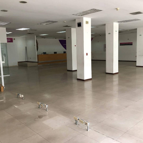 Imagen 5 de 12 de Edificio Industrial A Media Cuadra De La Francisco De Miranda, A Una Cuadra Del Metro Contactar Al Whatsapp