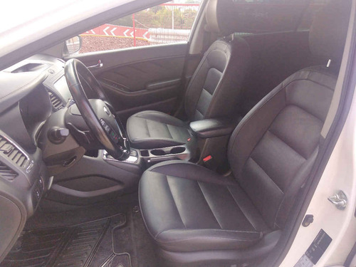 Imagen 8 de 14 de Kia Forte Hb 2018 5p Sx, Ta6, Piel, Qc, Ra-17