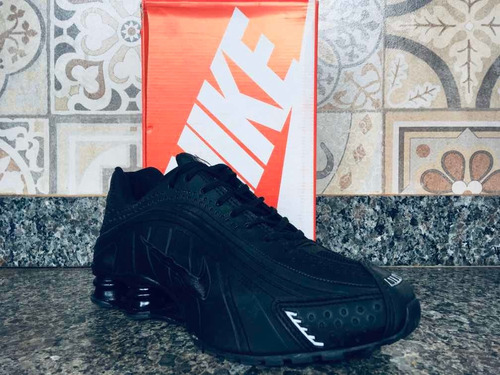 Shox R4 Preto Réplica Importada